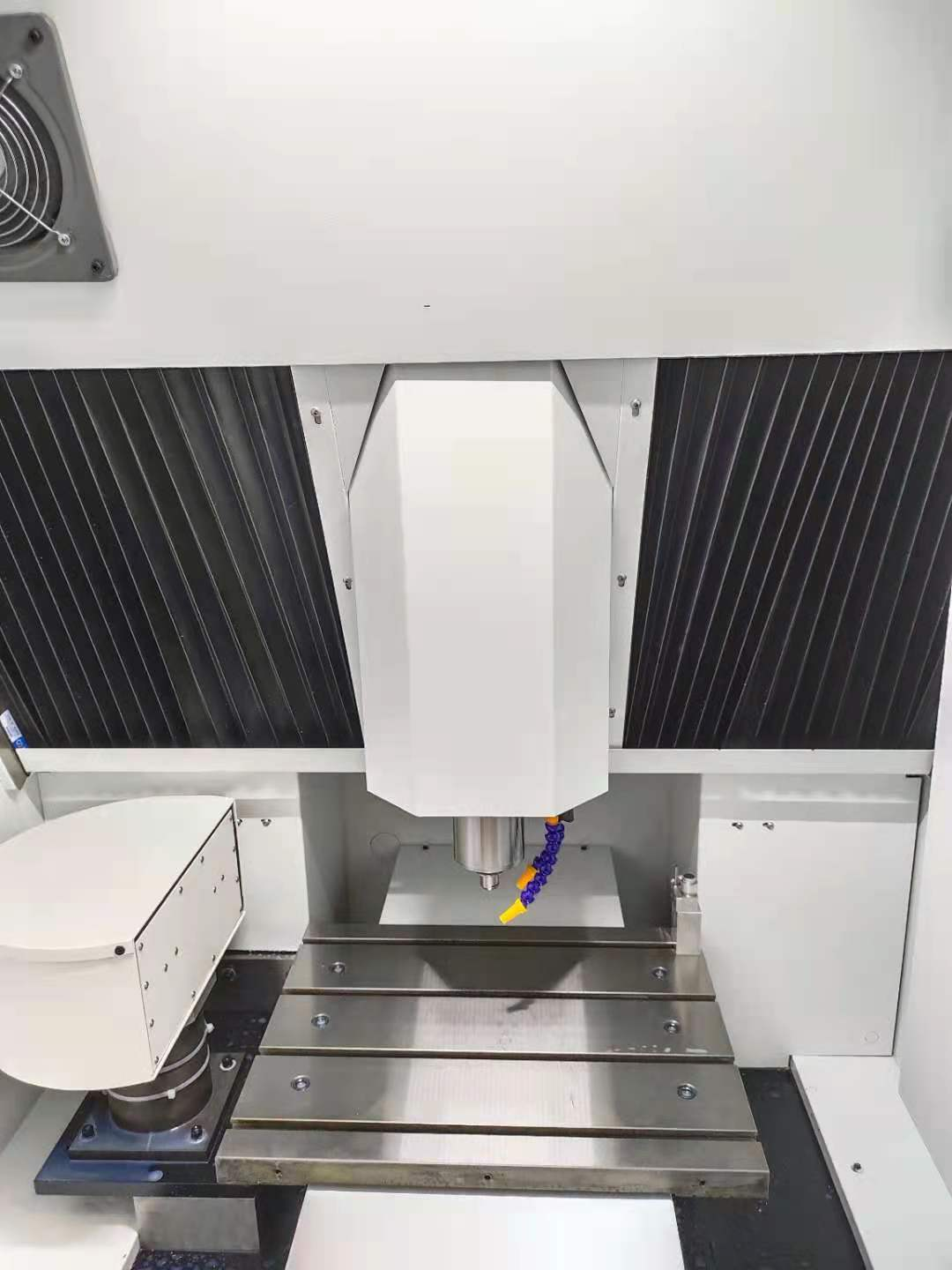 展商速遞|東莞盛泰——GM50陶瓷雕刻機等世界一流的機械設備供應商